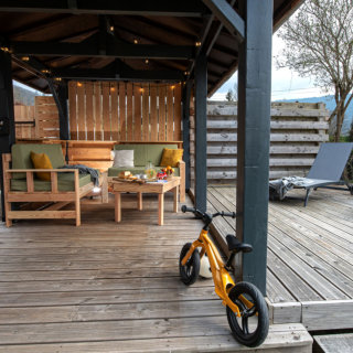 salon d'été-terrasse-enfant